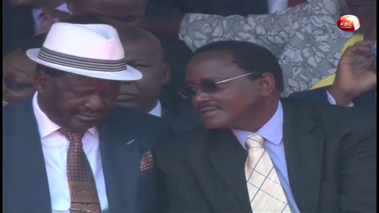 President Kenyatta astound Kenyans by wearing full military regalia