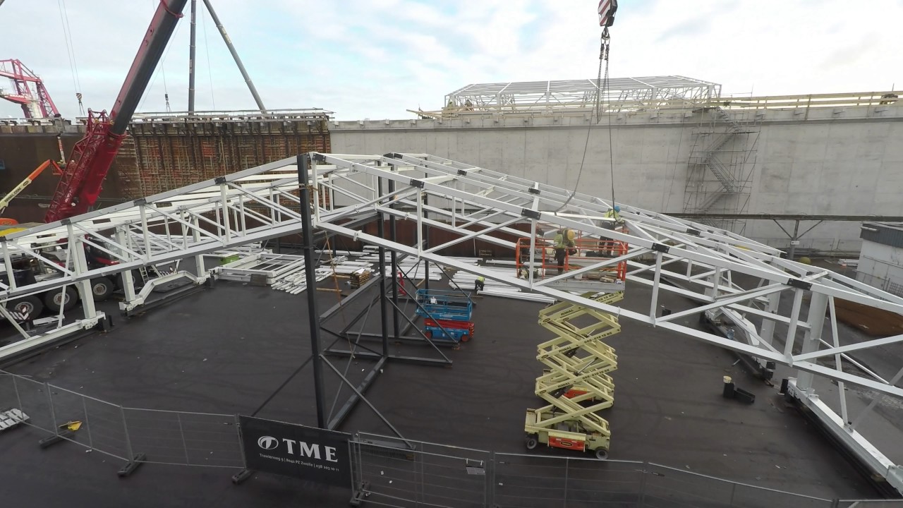 Plaatsing dakluiken nieuwbouw EBS Laurenshaven