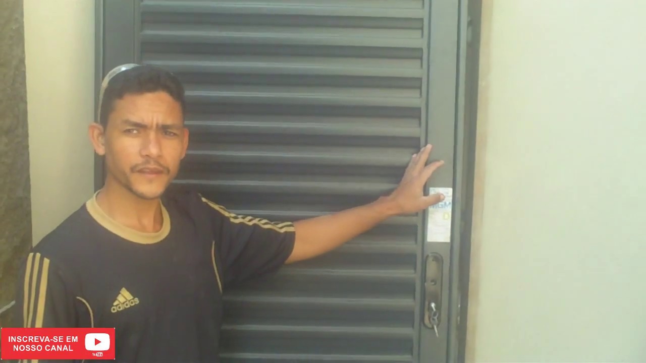 Como colocar uma  porta de aço.