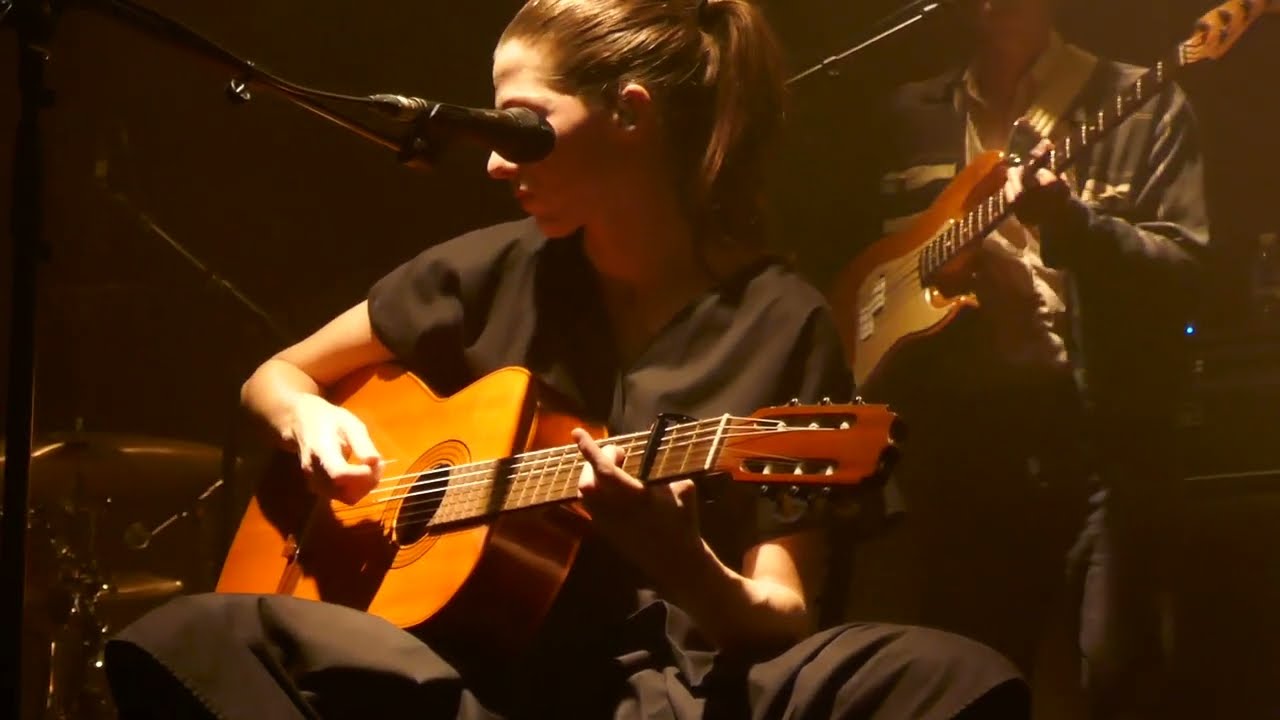 Aldous Harding - Fixture Picture - Live In Saint Malo 2022