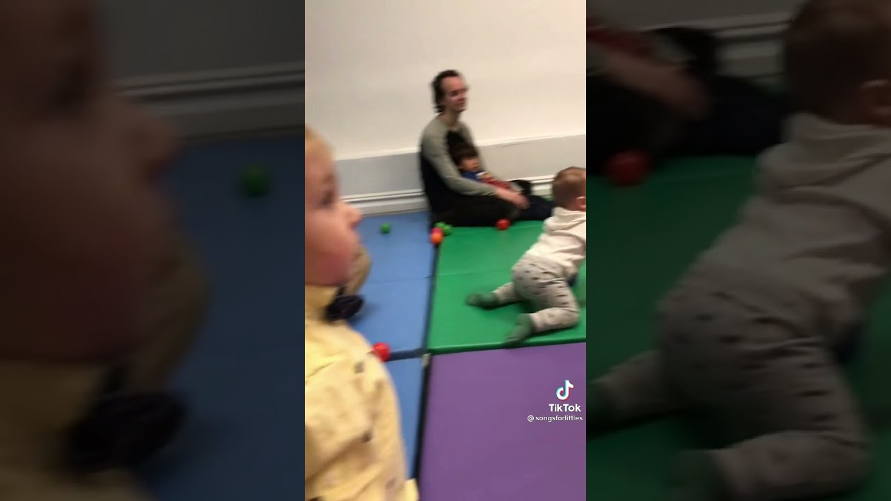 BABY HEARING VIOLIN FOR THE FIRST TIME | TIKTOK: songsforlittles