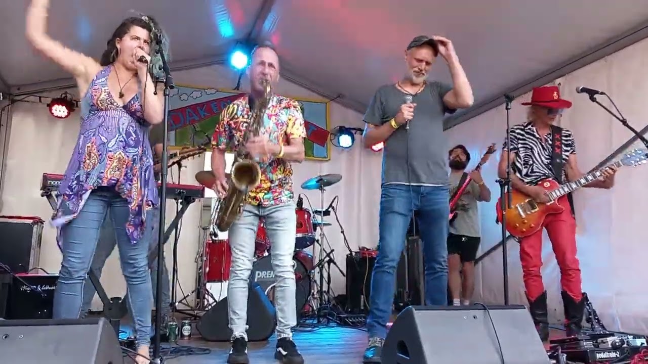 Brentsleng  Waarom en Nu en Dan. live Hootchiekoe Festival 2023