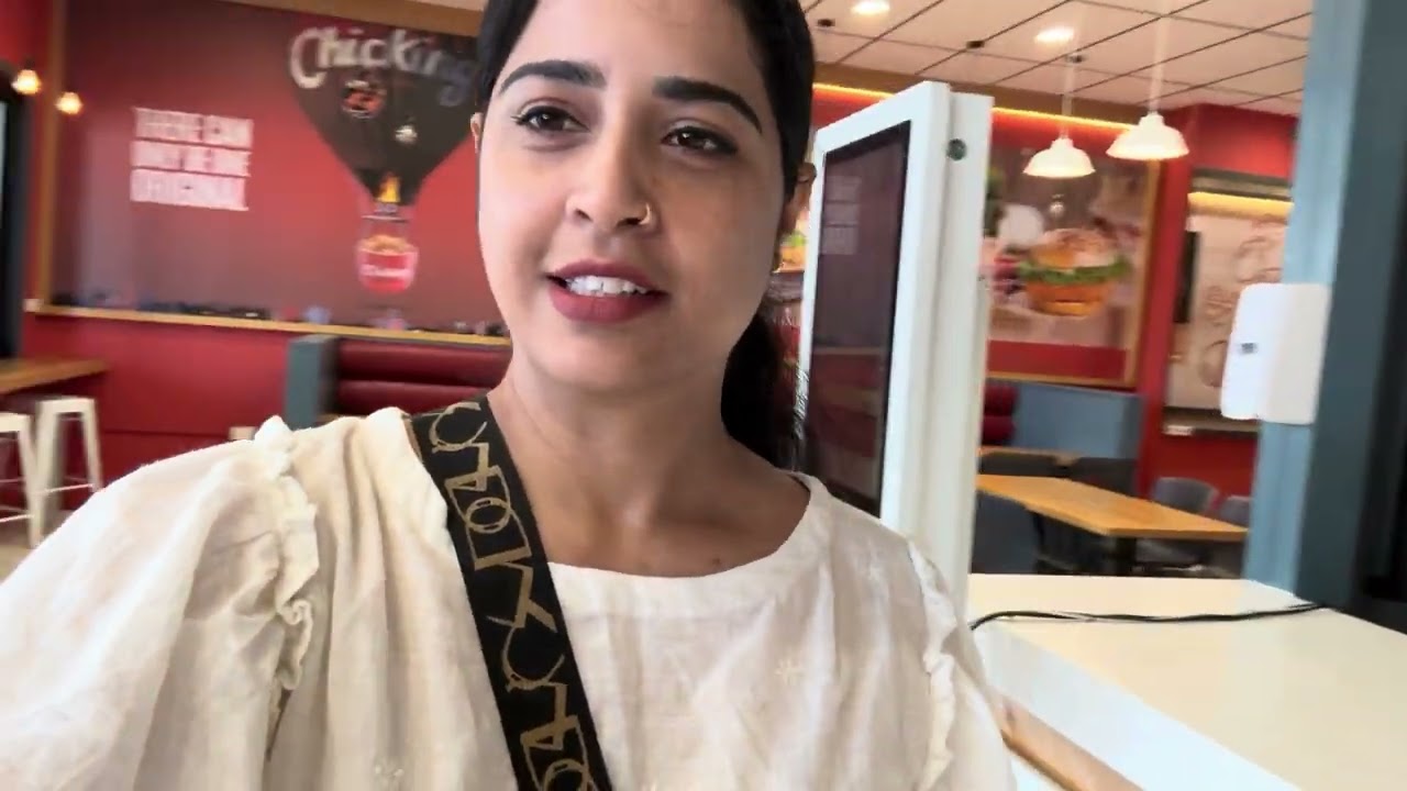 Aaj hm gye kfc jaise restaurant m gye, ye branch India m bhi h #viral #india #vlog #haryanvi #trend