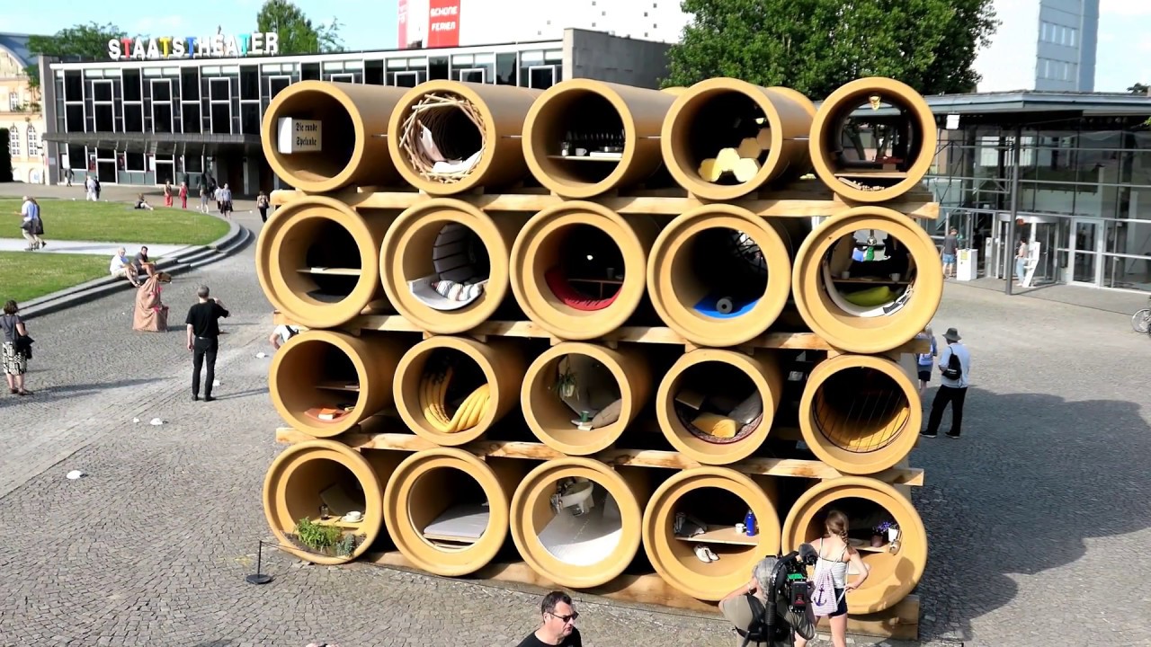 documenta 14  Retrospektive:  20 Röhren