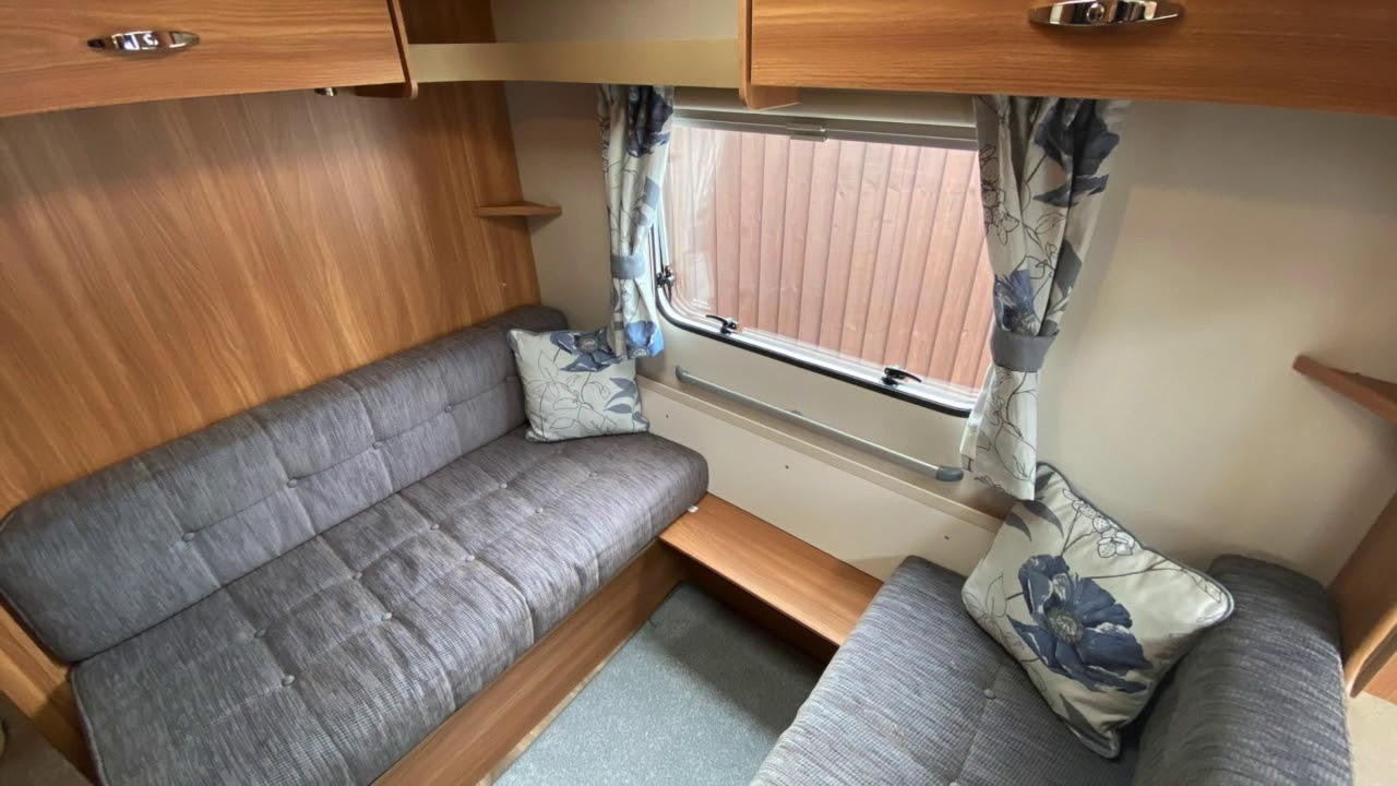 Demonstration of a side dinette bed