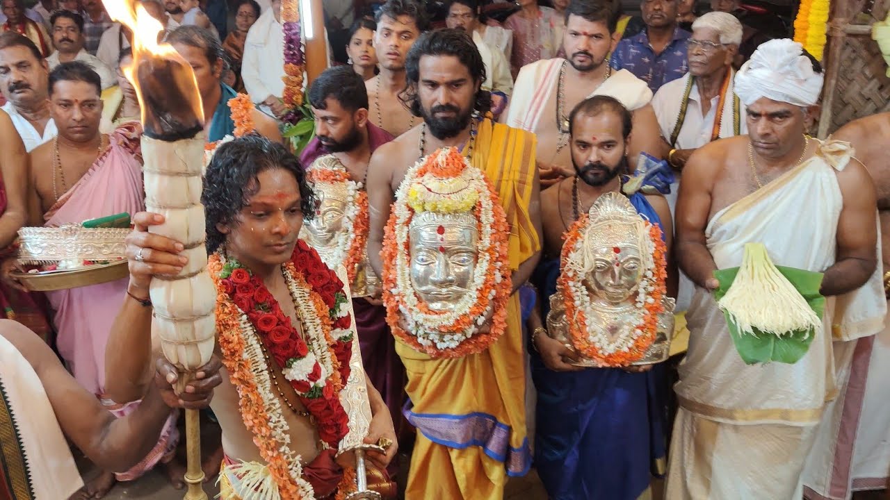 ಕಲ್ಕುಡ, ಕಲ್ಲುರ್ಟಿ, ಕಾಳಮ್ಮ ದೈವದ ಭಂಡಾರ ಜಪ್ಪುನ ಪೊರ್ಲು ಕಟಪಾಡಿ ವಿಶ್ವನಾಥ ಕ್ಷೇತ್ರ #bhandara #kalkudakola 