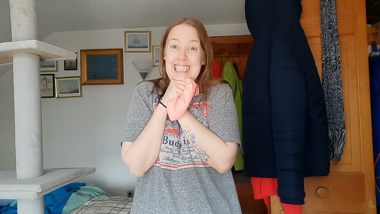 Free Members Only Video-Big Pink Balloon. 