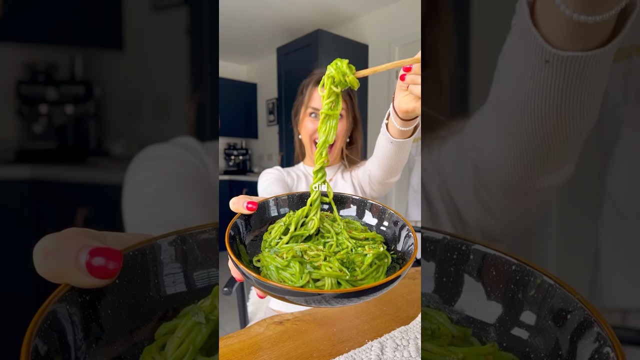 A nutritionists green GODDESS pasta sauce 🍝💚🍃 #healthyrecipes #highfibre #guthealth #pastarecipe