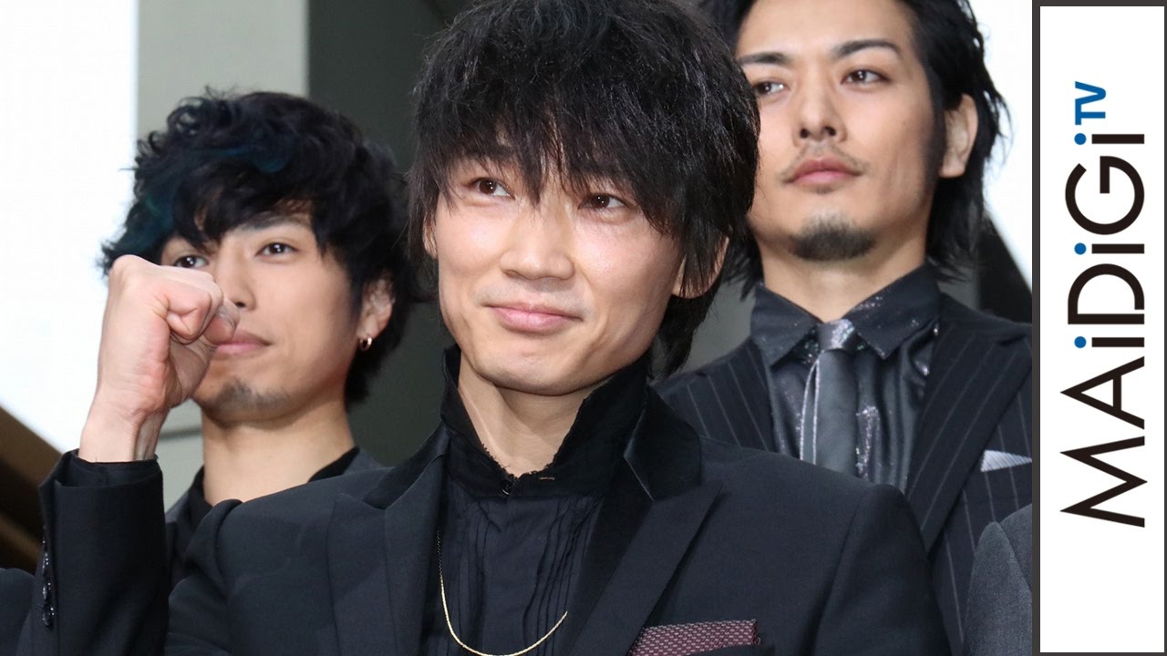 綾野剛、レッドカーペットで名刺配る　「新宿スワン2」キャスト登場に大歓声！　映画「新宿スワン2」完成披露プレミアイベント1