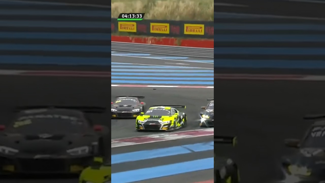 FANTASTIC move from Valentino Rossi! 😱