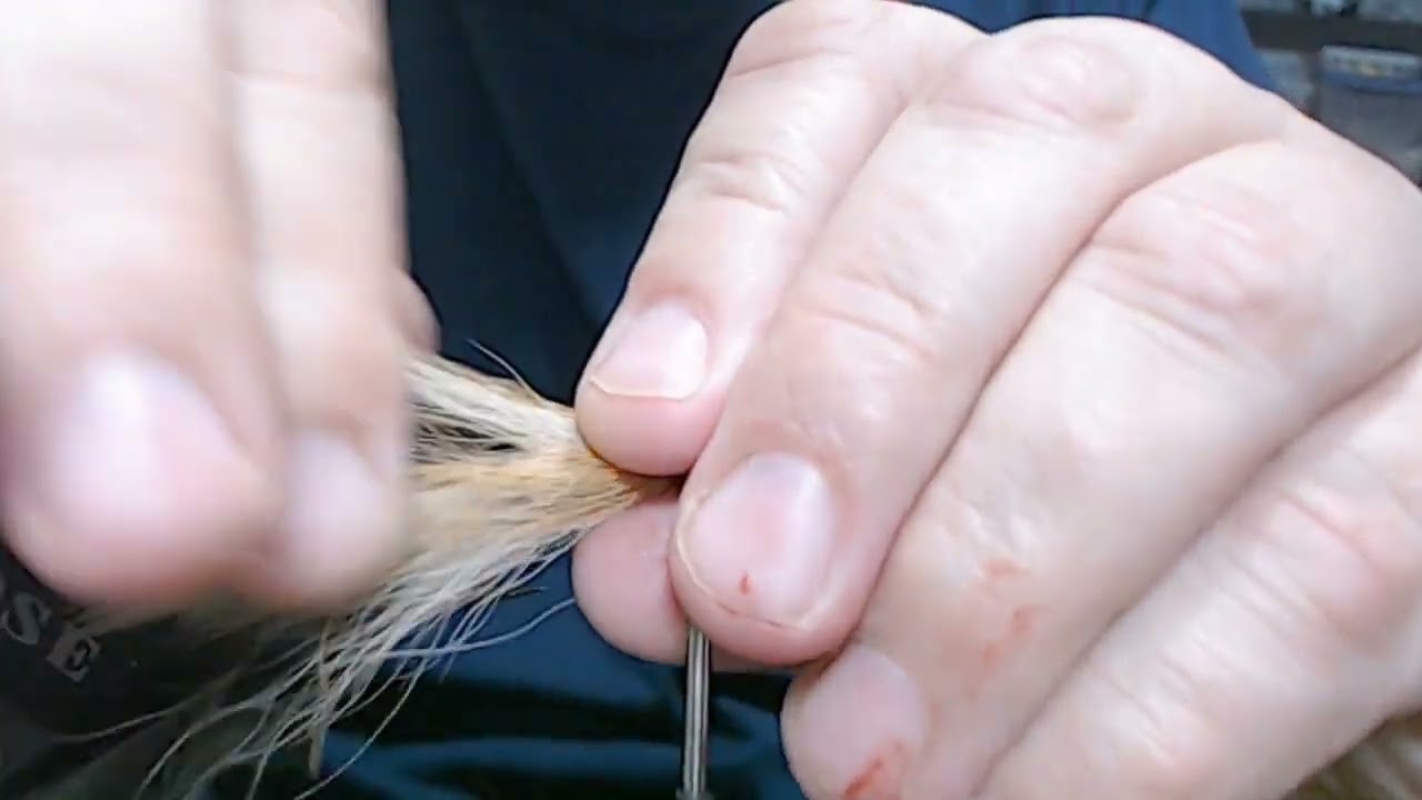 Weedless Smallmouth Bucktail Football Jig - Goby