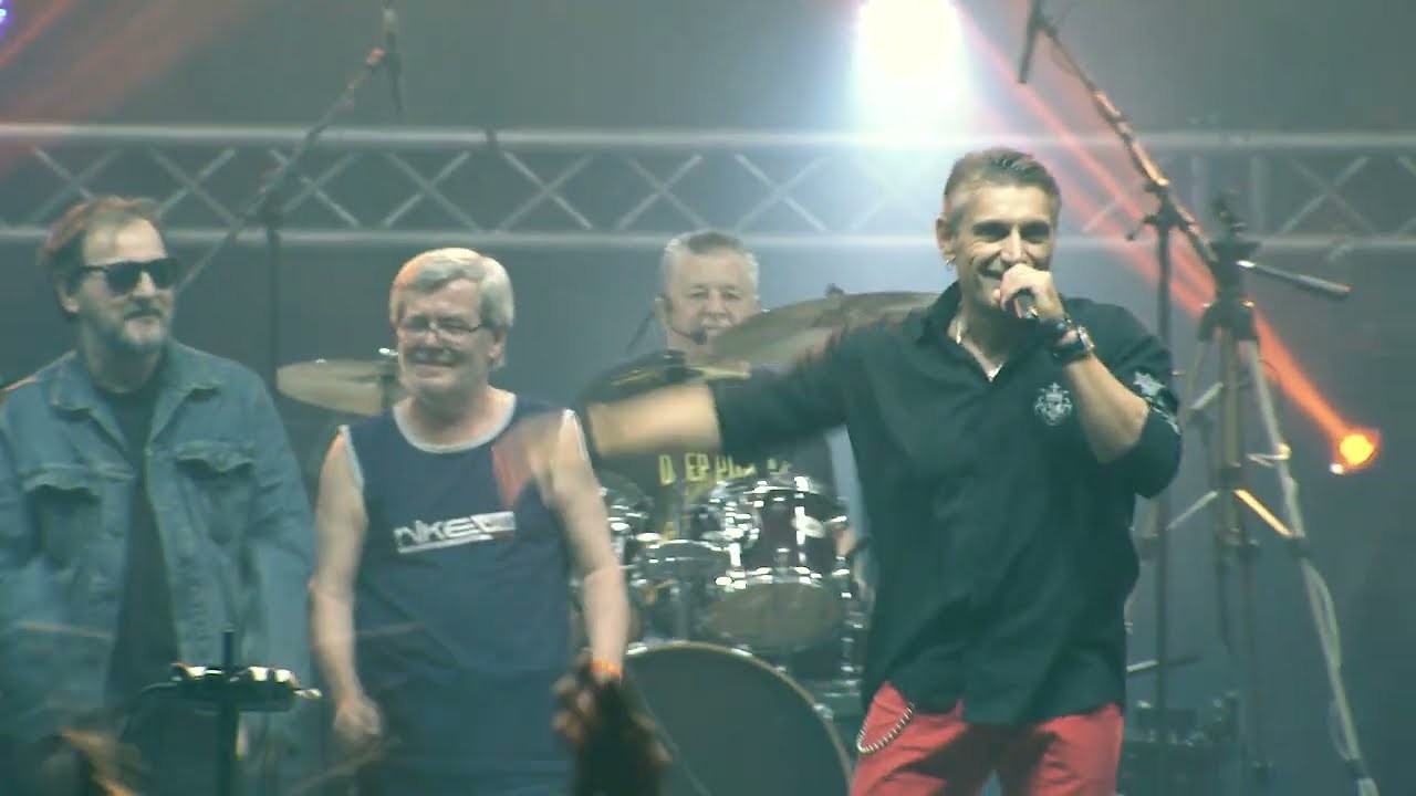 Zártosztály - Kölyköd voltam (Hivatalos felvétel az 