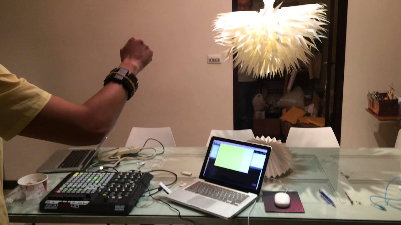 Pixelman - Drum pad testing [ Myo Armband ]