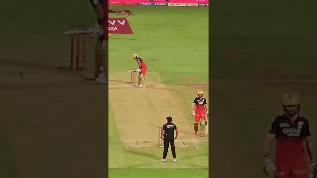 Jofra Archer bowls a dangerous bouncer to Virat Kohli