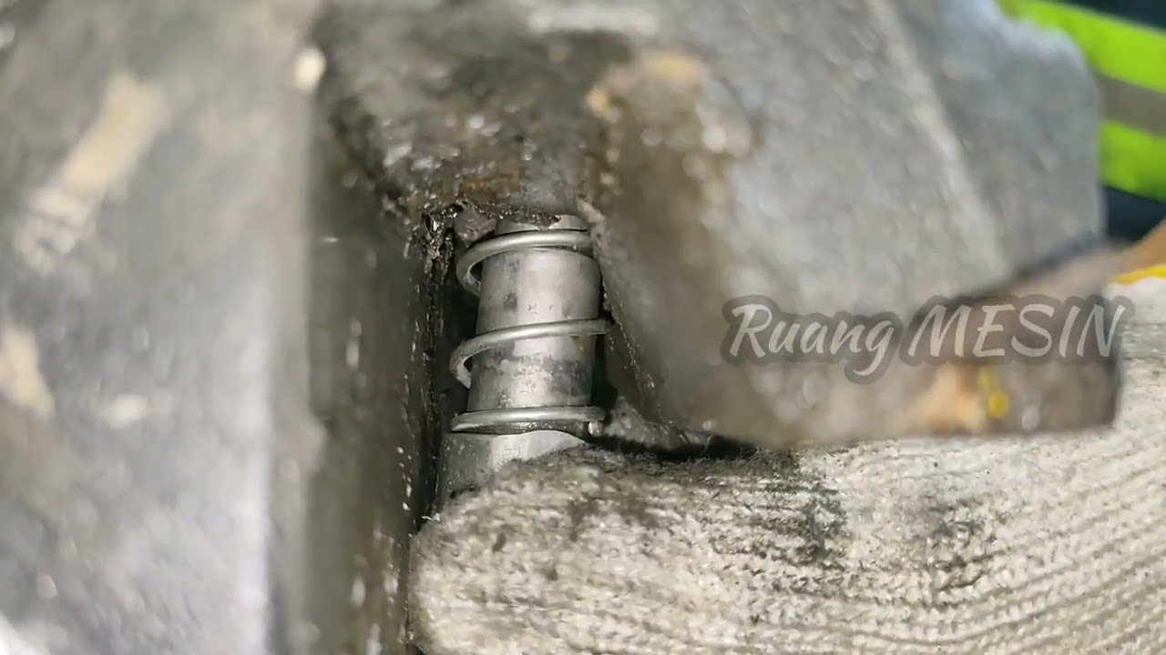 Forklift Komatsu FD50-AYT PIN pengunci fork patah | Tutorial pasang @ruangmesin