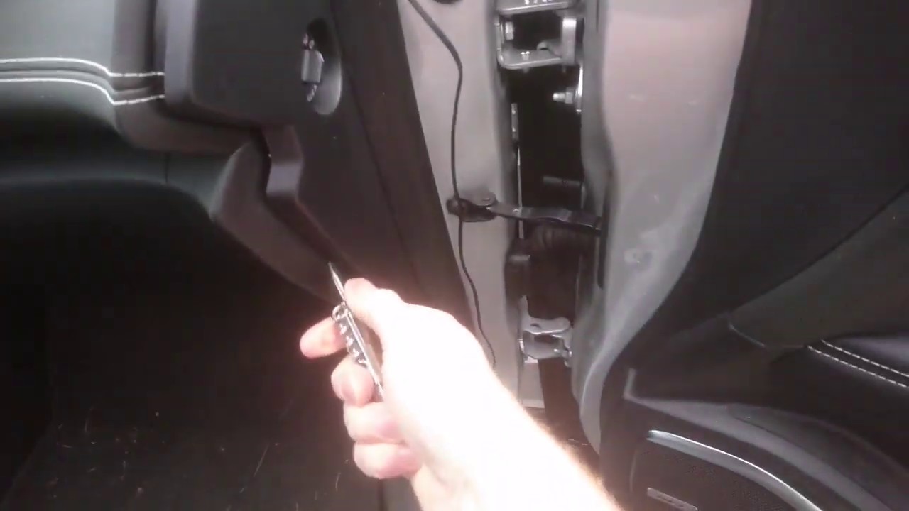 Renault Scénic IV 2017+: emergency opening glove box, Handschuhfach Notöffnung, ouvrir boîte à gants