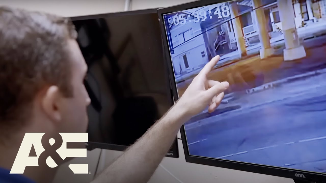 Detective Seeks Footage in Race to Solve Murder | Homicide Squad New Orleans | A&E