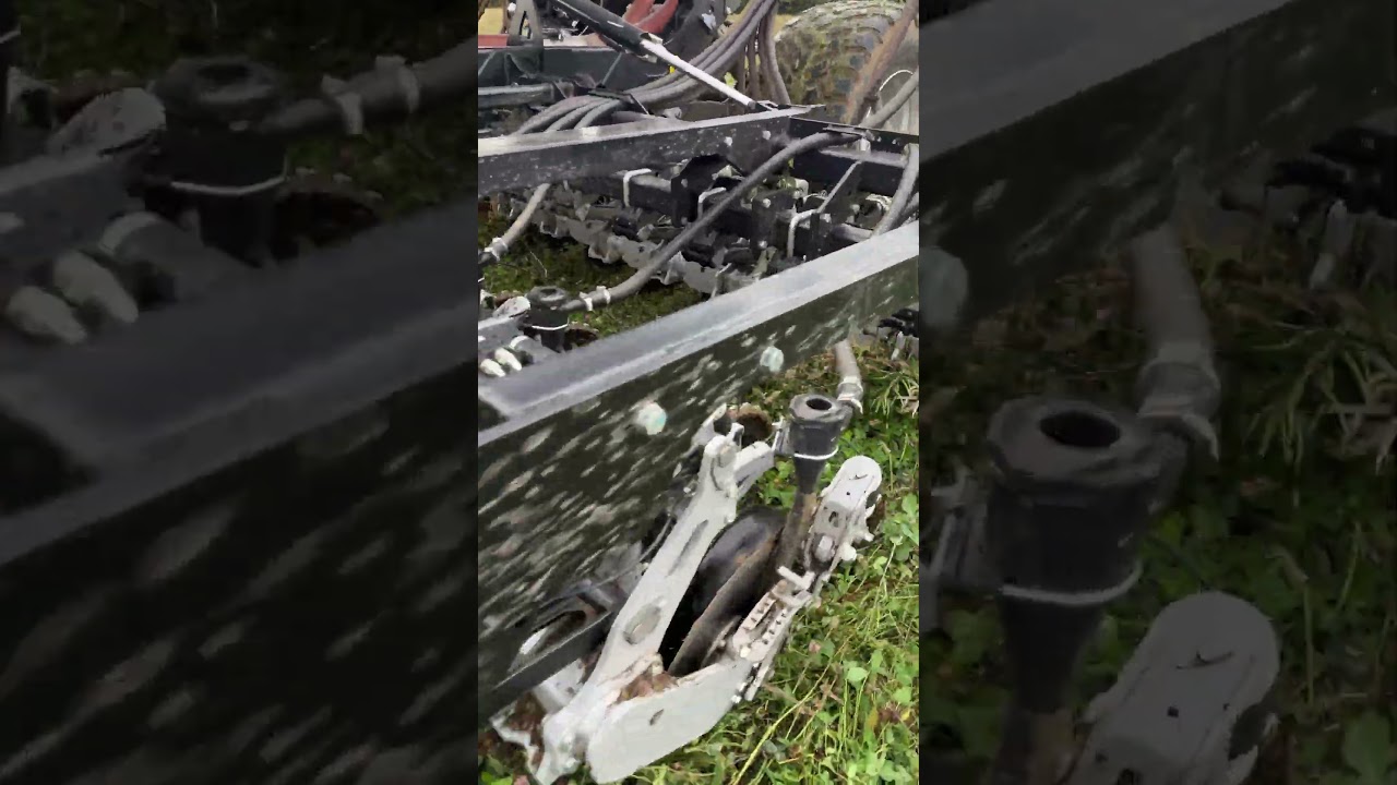 DSX No-Till Disc Drill in Cover Crop #horizon #notill #agriculture #regenerativeagriculture