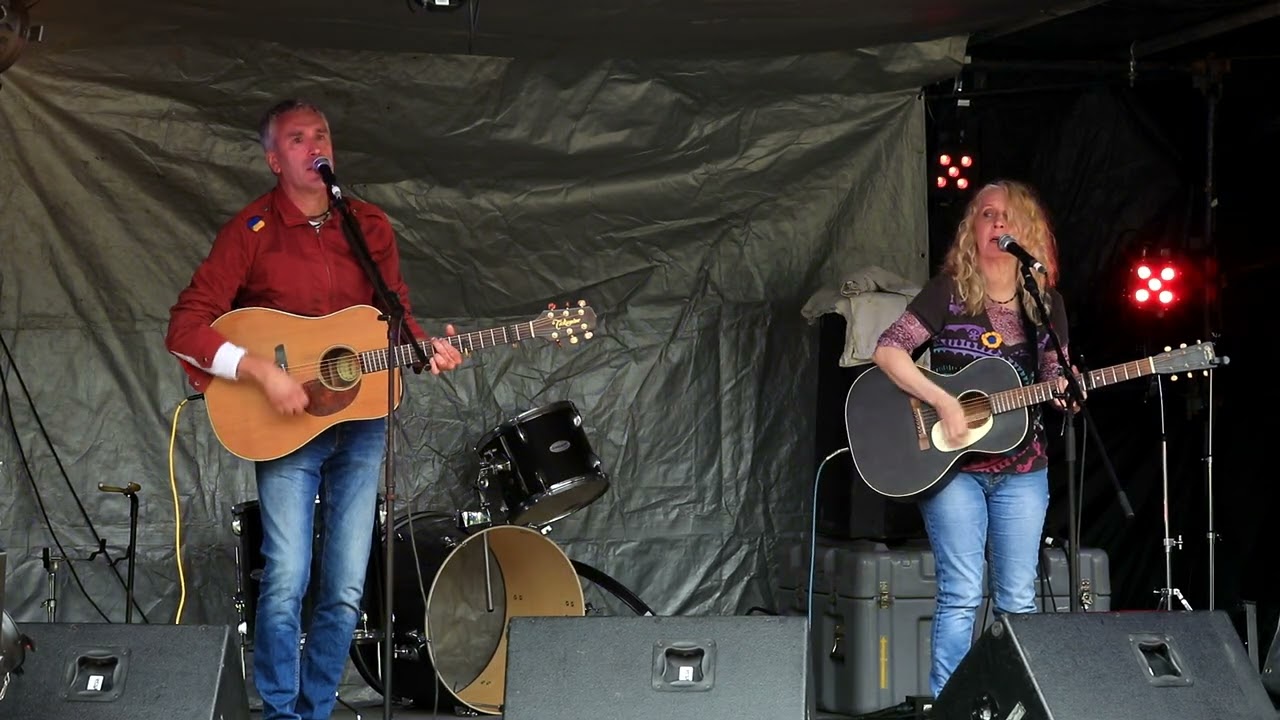 Huw & Viv   Wild Roses