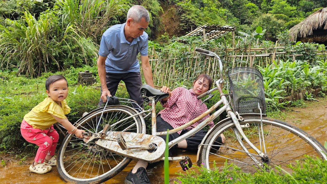 A day cycling with grandpa: Picking figs to make pickled figs to sell - Life in the countryside.