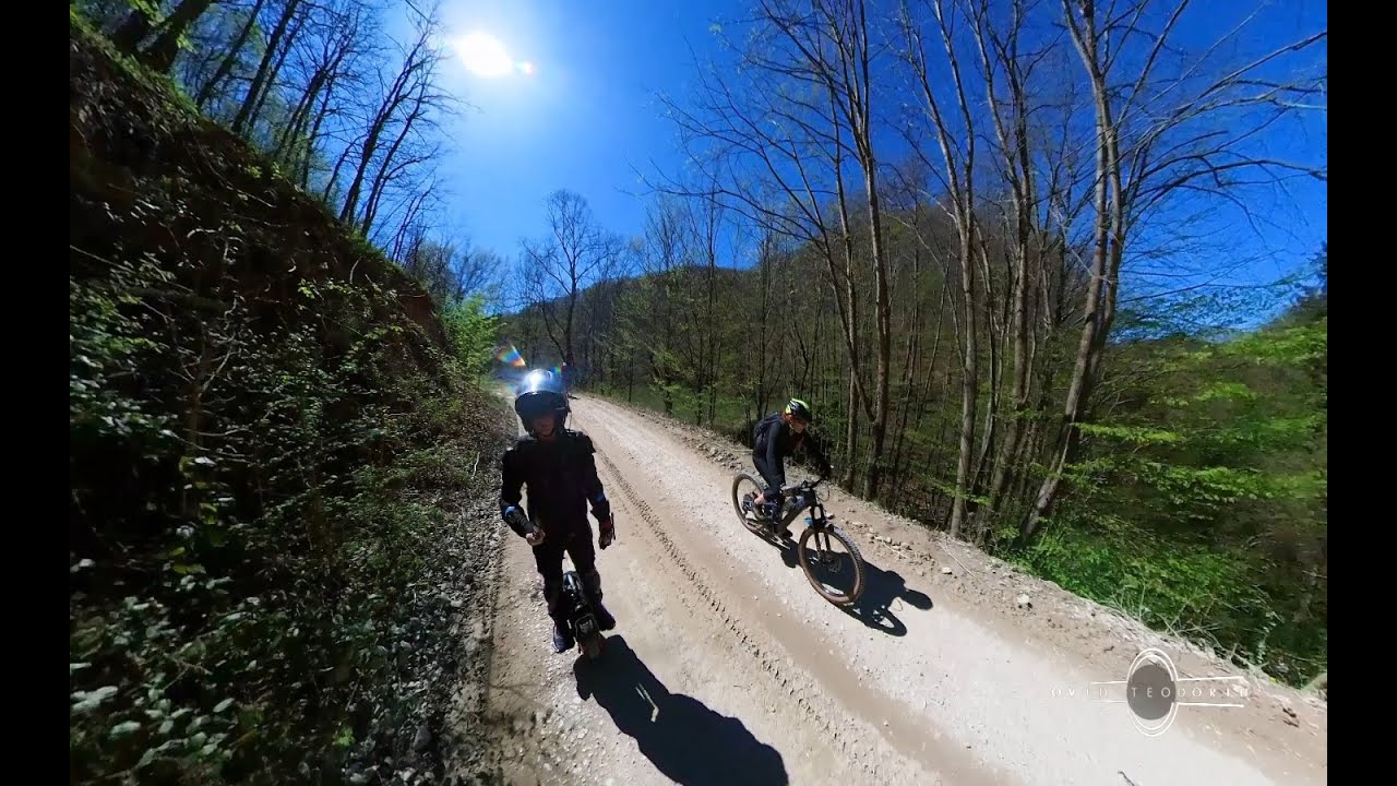 Un traseu de 60 km cu biciclistii