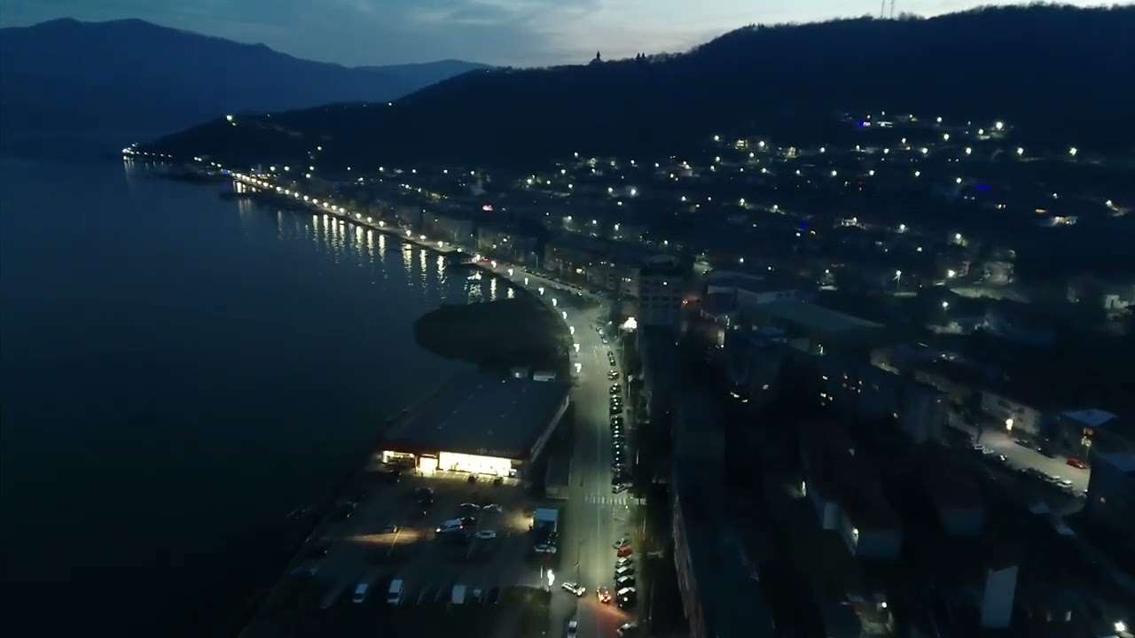 Stiati ca exista micul Monaco in Romania?  Filmat din drona pe inserate