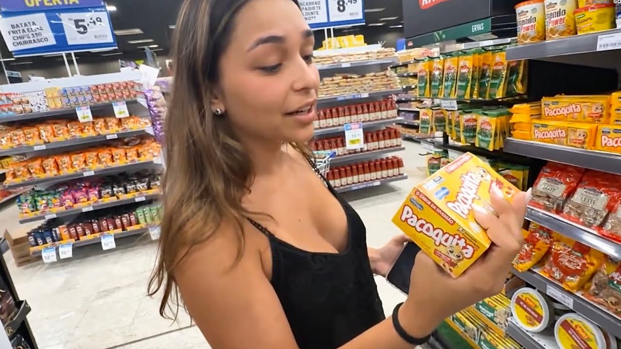 Jhow foi no mercado com a becka