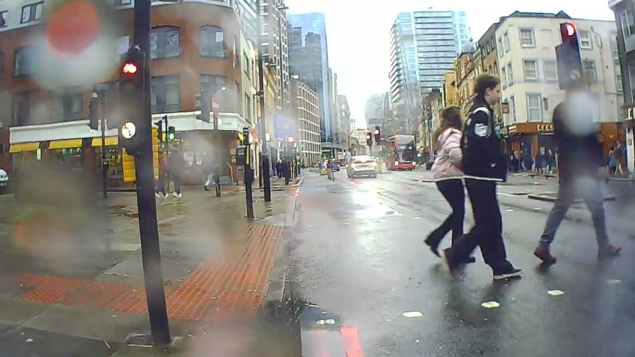 MOVI0044 260207 0942 Whitechapel Rd - Aldgate