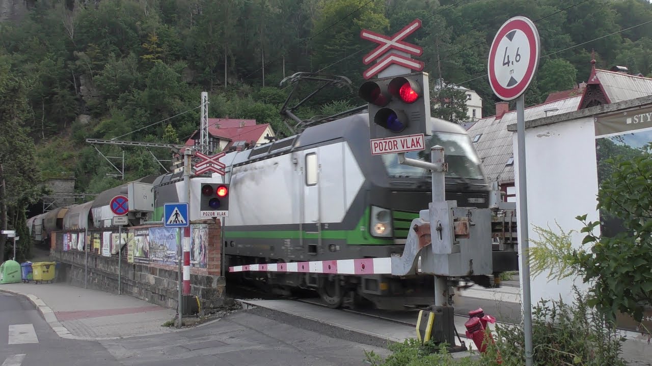 Železniční přejezd Děčín - Podmokly - 30.7.2019 / Czech railroad crossing