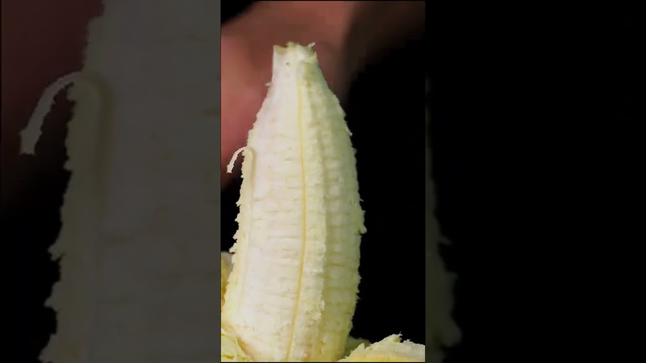 The sound of peeling a banana is so comforting🥰