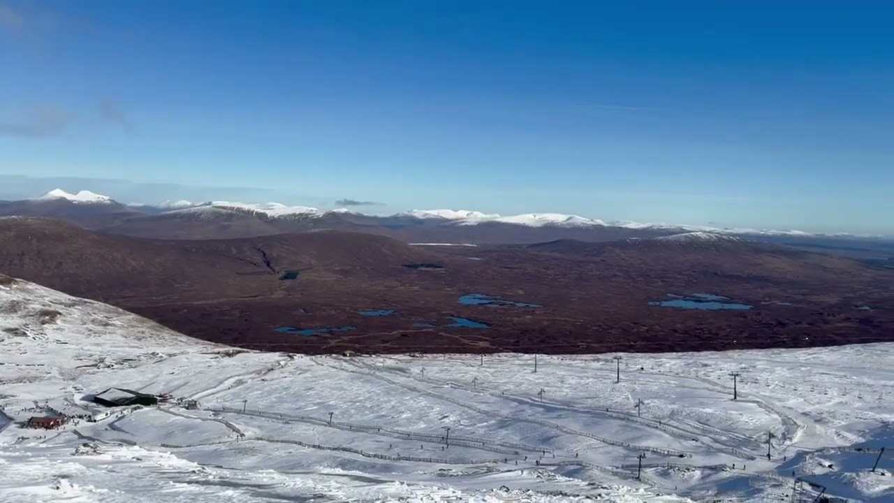 Glencoe Mountain Resort Bluebird Day - 1 Hour 4K Screensaver