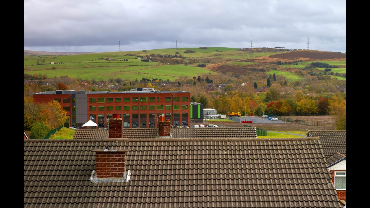 short time-lapse video of Construction of Oasis Academy School in Breezehill, Oldham