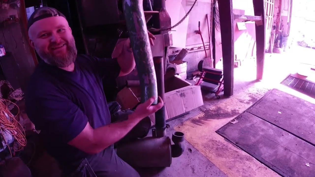 Rury i filtr powietrza od John Deera w Ursusie c360 😁😁😁 I co słychać na warsztacie??? 