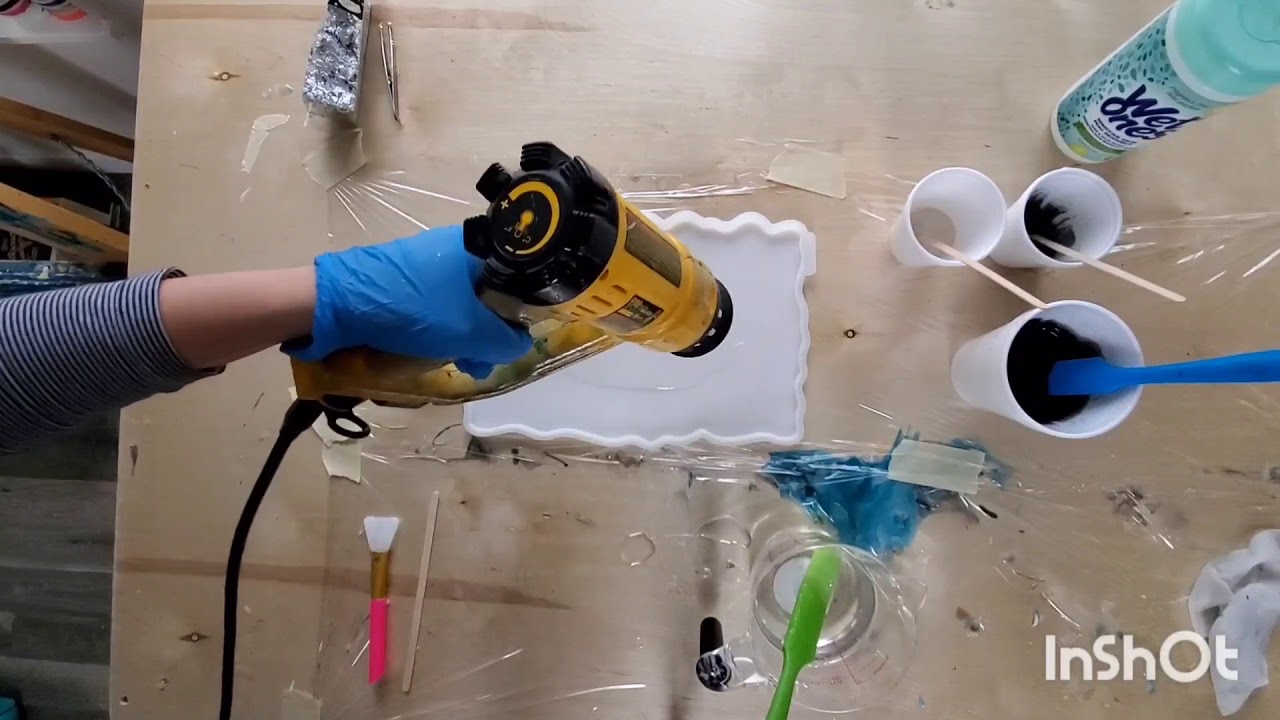 How to make an Incredible Epoxy Resin Handmade Glam Tray with Silver Leaves and Silver Edges. DIY.
