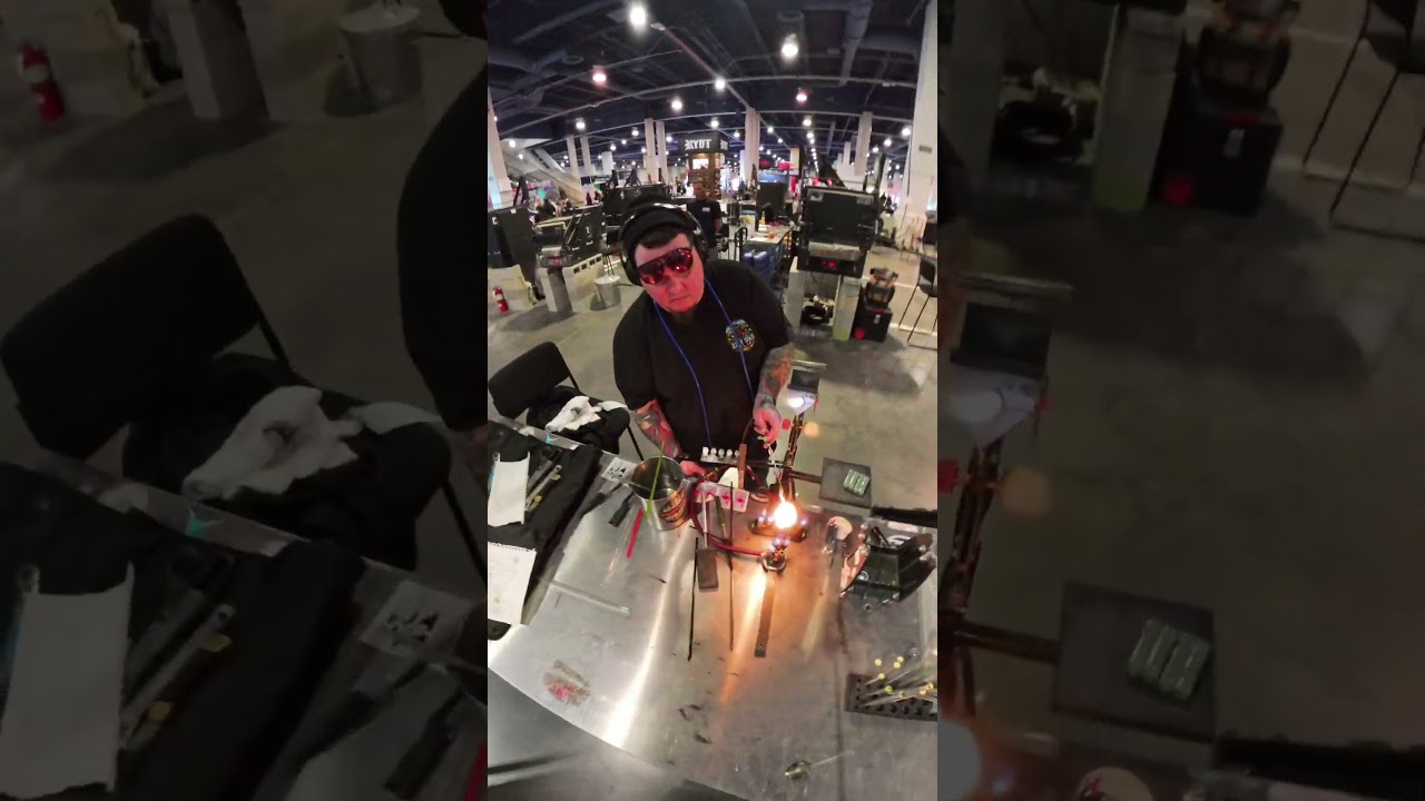 Would you be able to bend glass at high temperatures? #glassblowing #champstradeshow