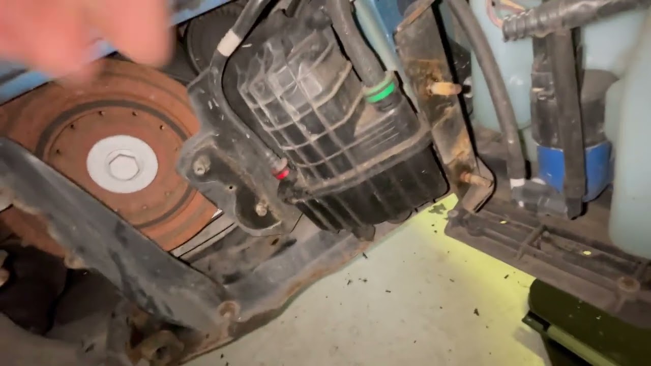 Renault Clio MK3 Diesel Fuel Filter Location Change How To DIY