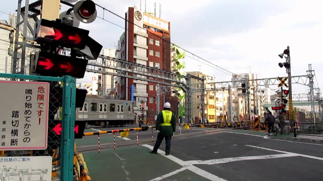【開かずの踏切】東武スカイツリーライン竹ノ塚駅浅草寄りの踏切