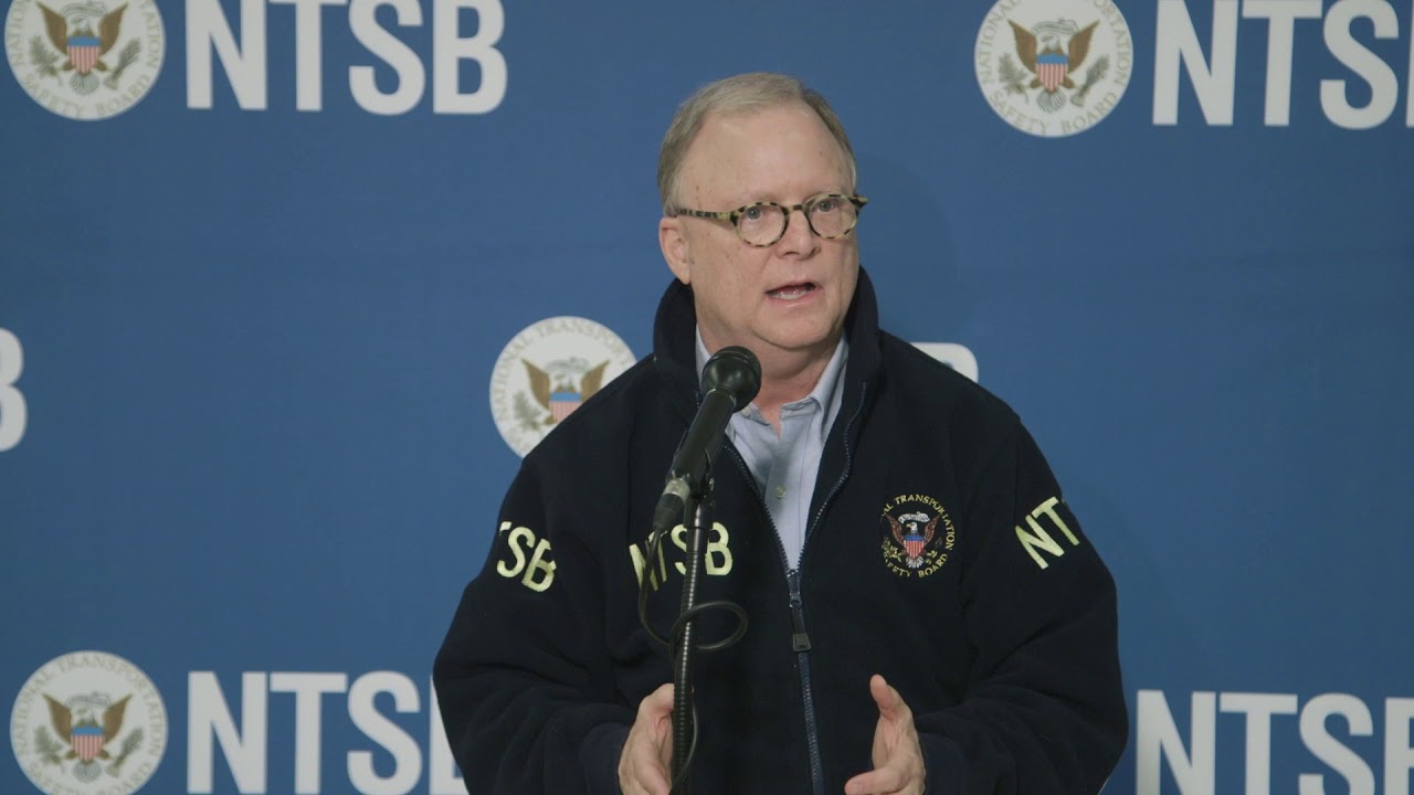 NTSB Chairman Robert Sumwalt's first media briefing on Southwest Airlines Flight 1380 investigation