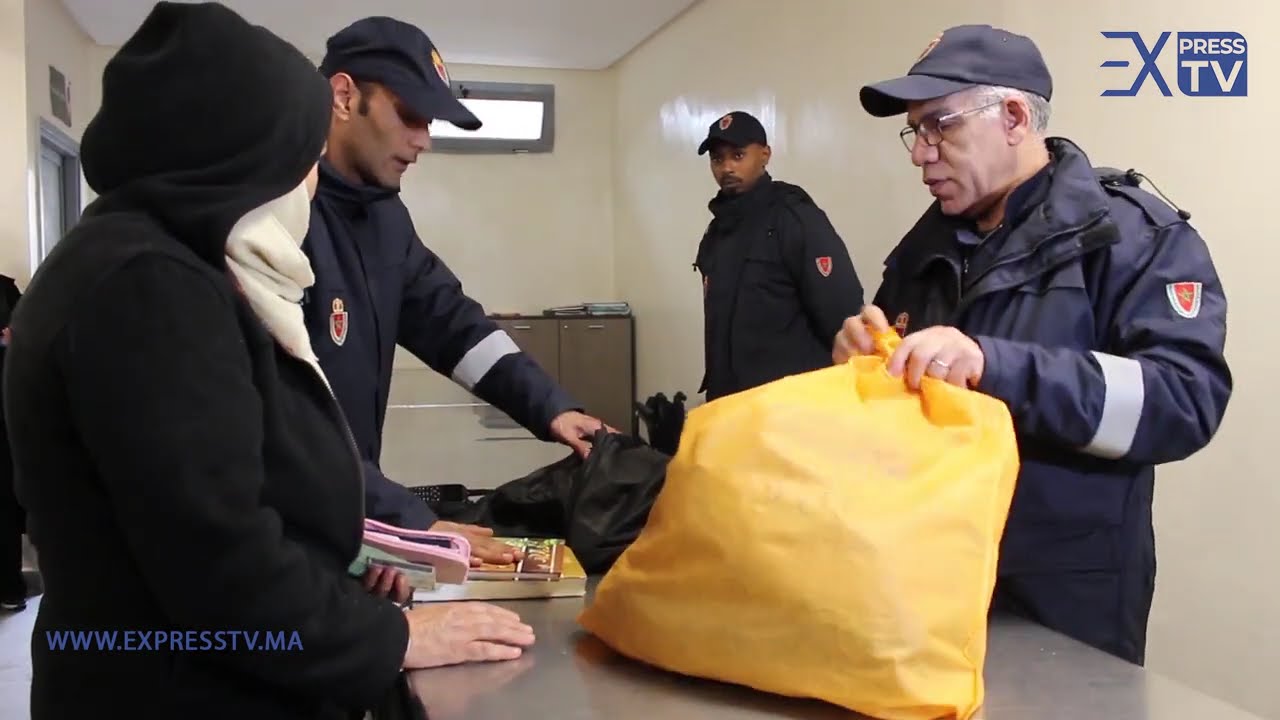 المنصة الرقمية 'زيارة' في سجن عكاشة: آراء السجناء والزوار حول الإجراءات الجديدة