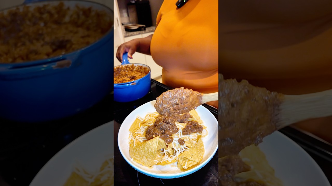 The refried beans is the meat is GENIUS!!!!! #dinnerideas  #cooking #shortsfeed