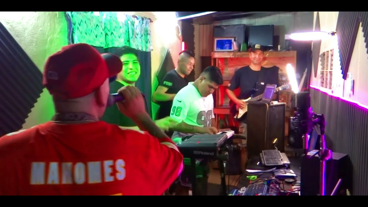 CRISTIAN Y SU BANDA (ENSAYO)