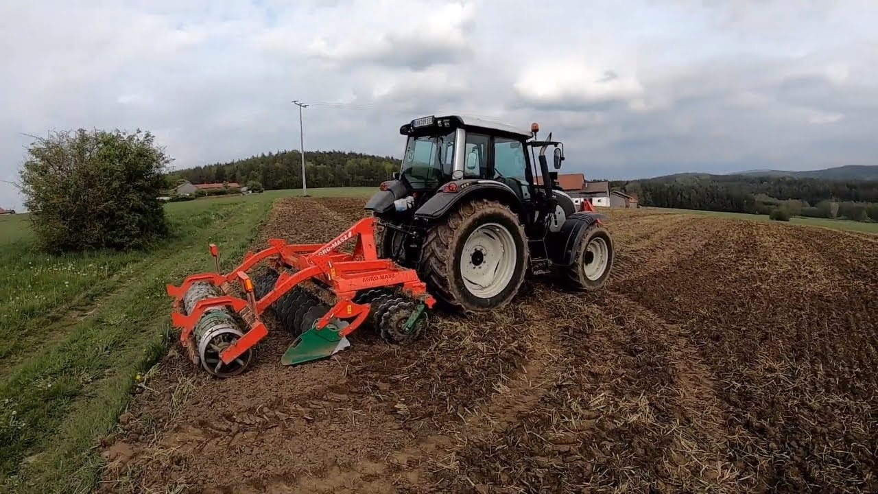 BODENBEARBEITUNG 2019 / Scheibenegge Agro-Masz / Valtra N 121