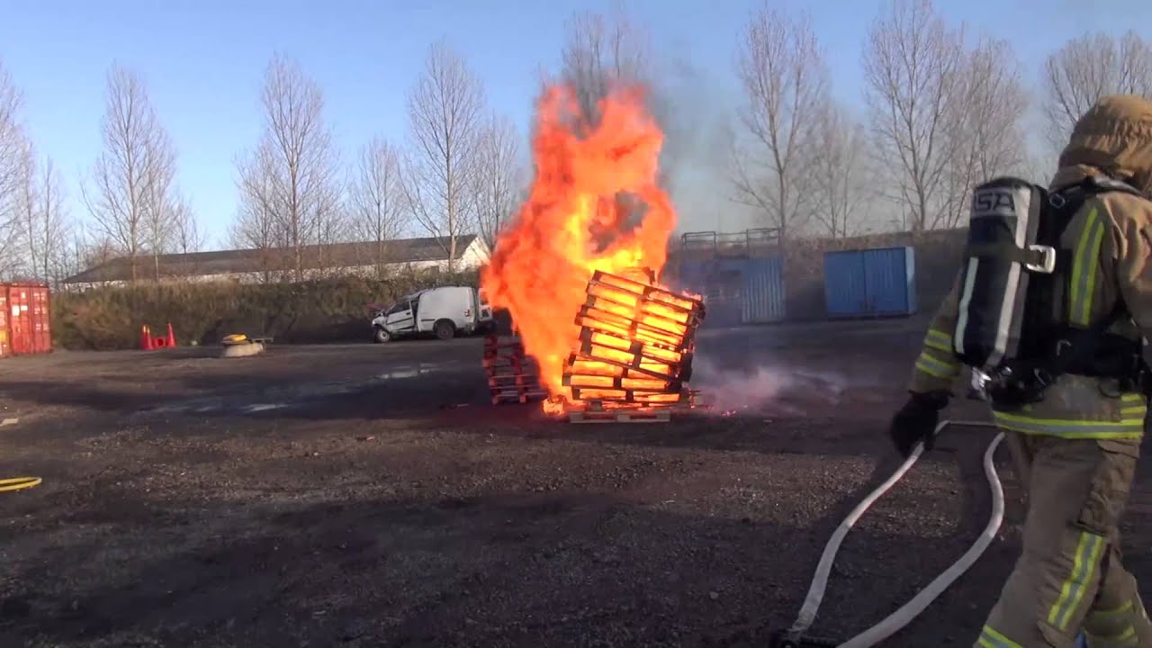 Reportage, första brandbilen med släckmedlet X-fog, Landskrona