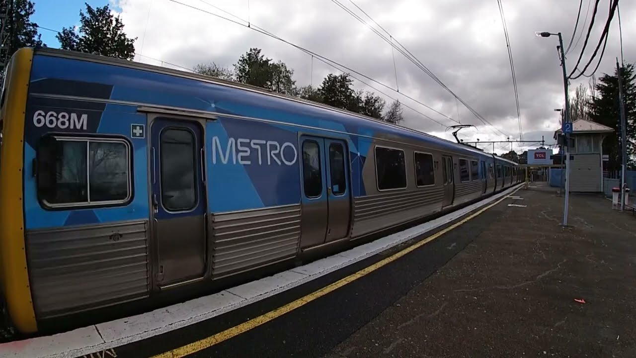 Vlog #39 Flemington Racecourse - A Ride To The Station - Metro Trains in Melbourne