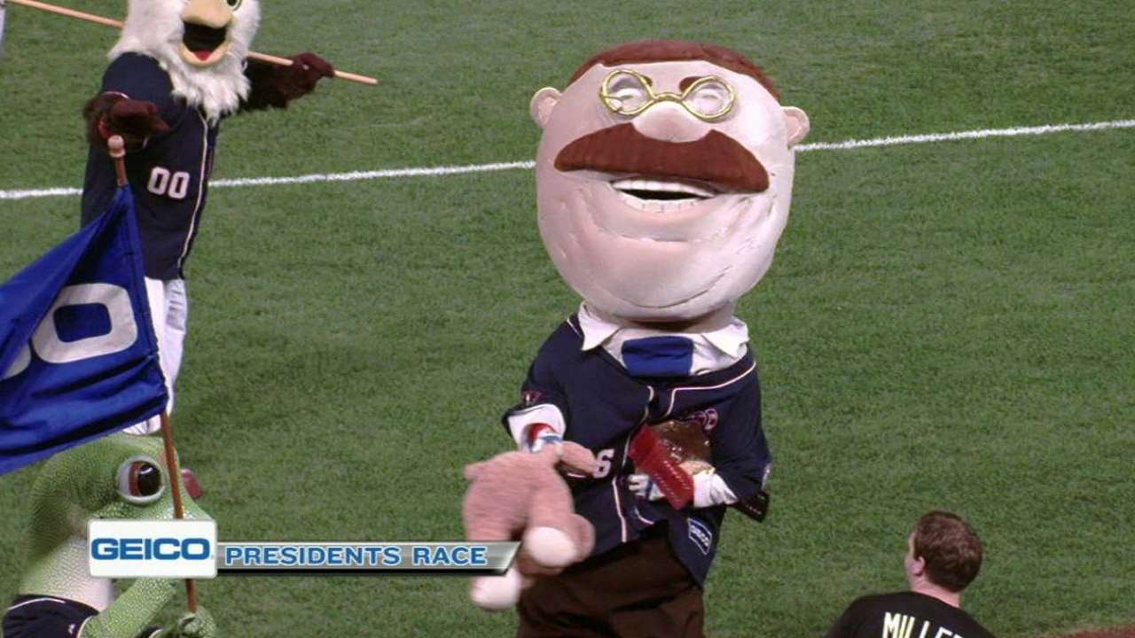 PHI@WSH: Teddy bear helps Teddy win Presidents Race