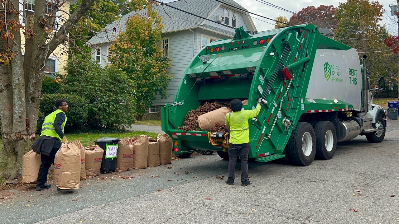 BRAND NEW Garbage Truck Packing Leaf Bags