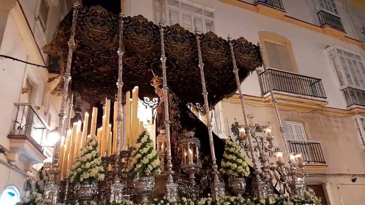 SEMANA SANTA DE C&Aacute;DIZ 2023. SERVITAS.