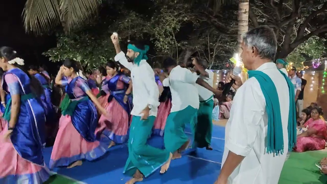 ஸ்ரீசித்தாண்டிஸ்வரர்கோவில் மகாசிவராத்திரிவிழாவில்ஸ்ரீவெற்றி வடிவேலவன்வள்ளியம்மன்கும்மி வாழைக்கொம்பு 
