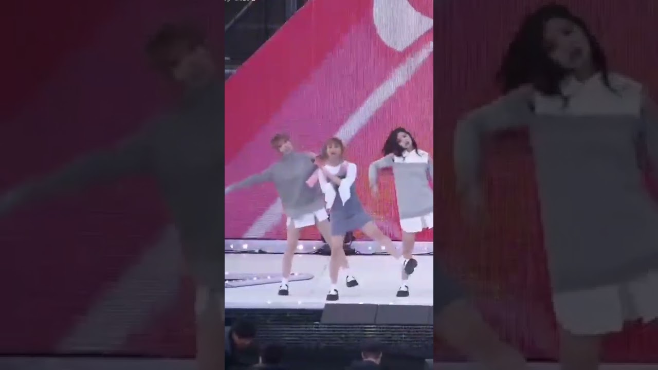 That time #Nayeon Saved #Momo  #twice #twicemomo #twicenayeon #kpop #kpopshorts