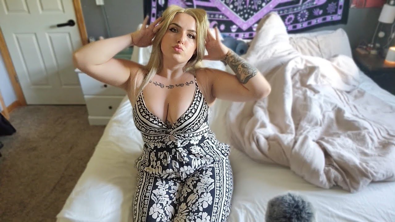 ASMR- Outfit Scratching & Nail Sounds!!